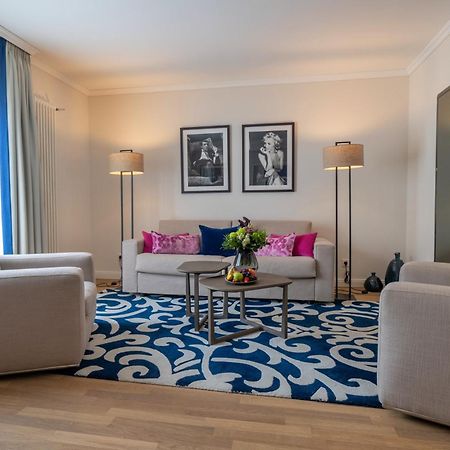 Vila Vita Rosenpark Marburg Bagian luar foto A living room at the Hotel