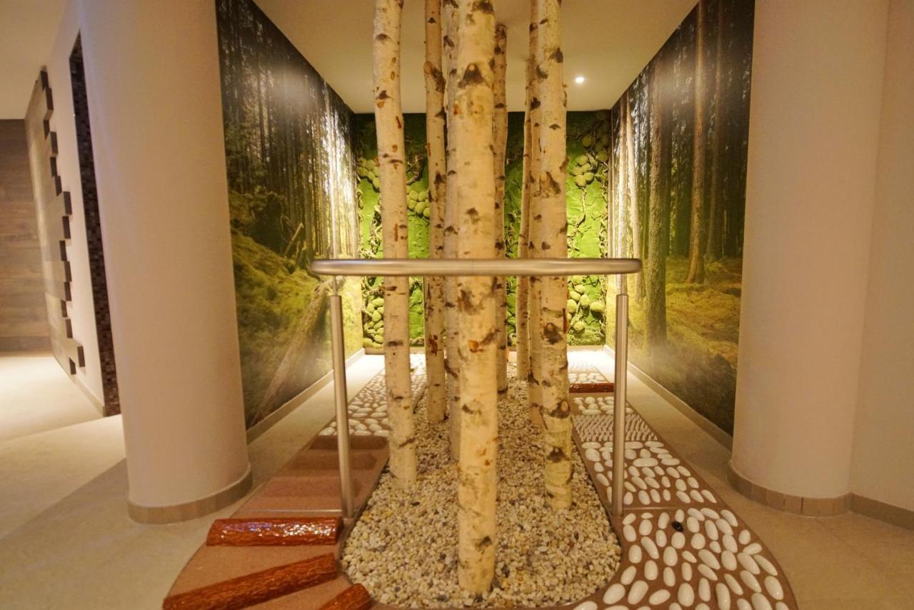 Vila Vita Rosenpark Marburg Bagian luar foto The spa at the InterContinental