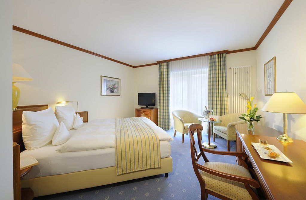 Vila Vita Rosenpark Marburg Bagian luar foto A typical hotel room