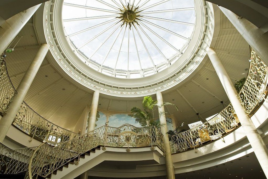 Vila Vita Rosenpark Marburg Bagian luar foto The interior of the hotel
