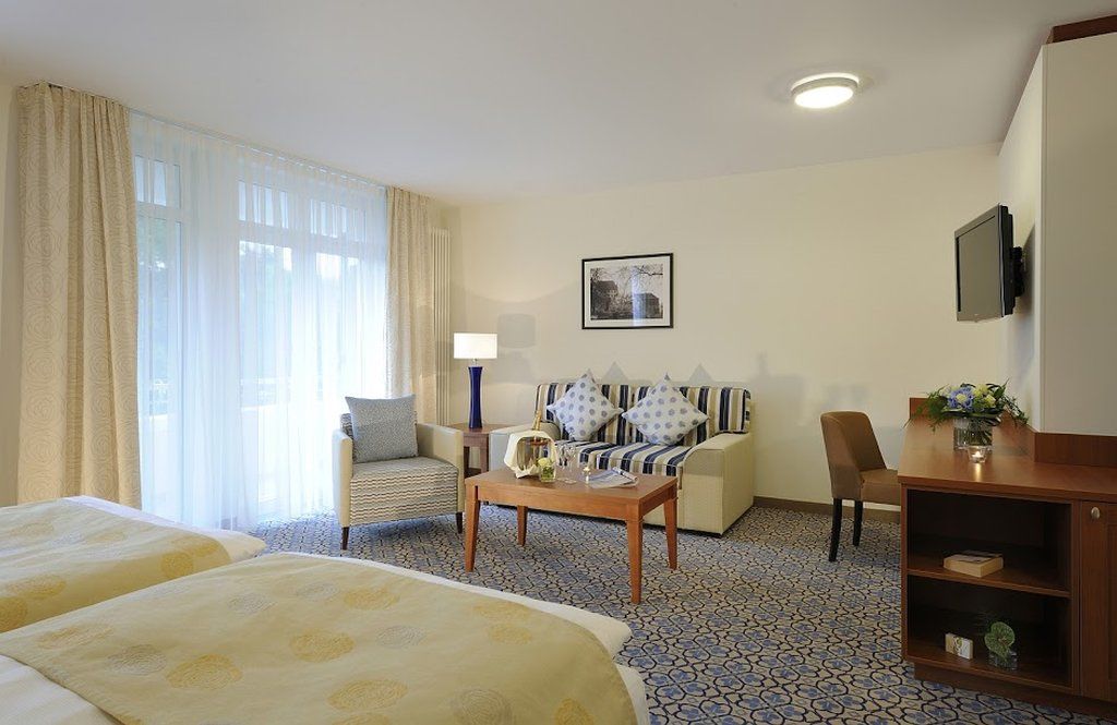 Vila Vita Rosenpark Marburg Bagian luar foto A typical hotel room